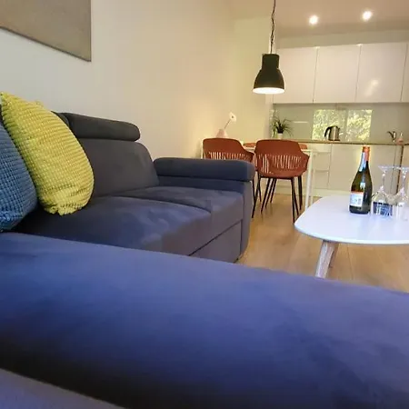 アパート Dwie Sosny Ostrowski ウストロニエ・モルスキエ