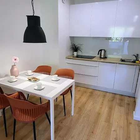 アパート Dwie Sosny Ostrowski ウストロニエ・モルスキエ