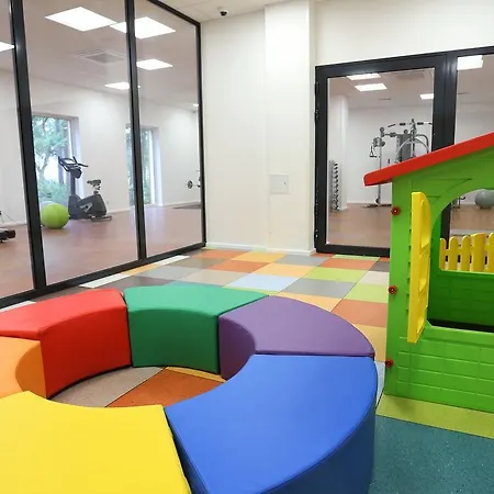 Dwie Sosny Ostrowski アパート *